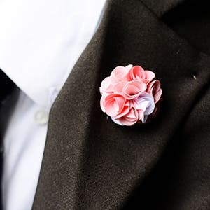 Pink and White Flower Handmade Handcrafted Lapel Pin, Fashion Boutonniere Pin Brooches For Men Women Wedding Suits Party Popular Accessories