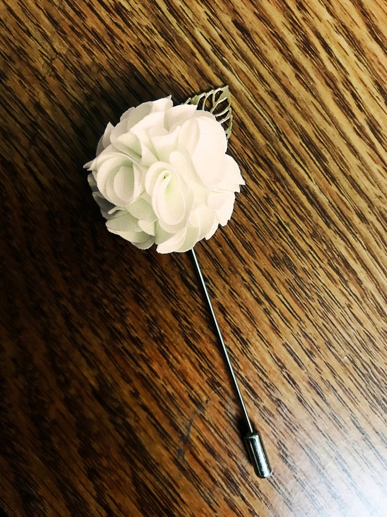 Fleur de feuille d'or faite à la main blanche, épinglette fabriquée à la main, broches de boutonnière de mode pour hommes femmes accessoires de fête d'affaires de mariage image 2