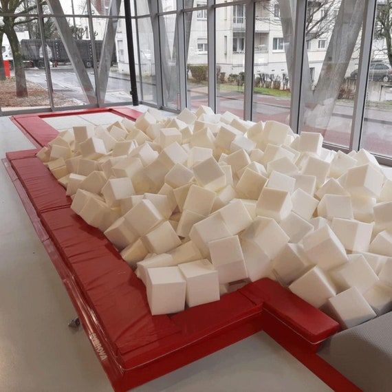 FoamRush Foam Pit Blocks/Cubes (White) 4x4x4 Pit Foam Blocks/Cubes for  Skateboard Parks, Gymnastics Companies, and Trampoline Arenas