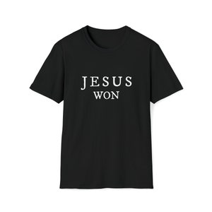 Jesús ganó la victoria fiel Mensaje inspirador cristiano Camiseta unisex de estilo suave imagen 1
