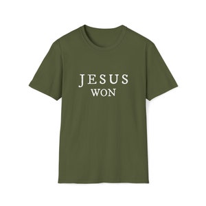Jesús ganó la victoria fiel Mensaje inspirador cristiano Camiseta unisex de estilo suave imagen 2