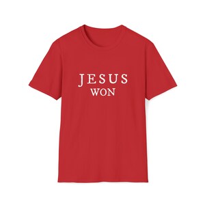 Jesús ganó la victoria fiel Mensaje inspirador cristiano Camiseta unisex de estilo suave imagen 7