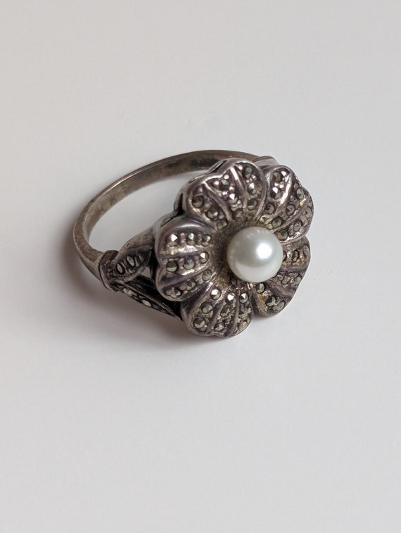 Pearl Flower Vintage Silver Ring / Size 7
