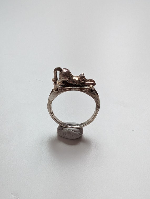 Cat Vintage Silver Ring / Size 6.5