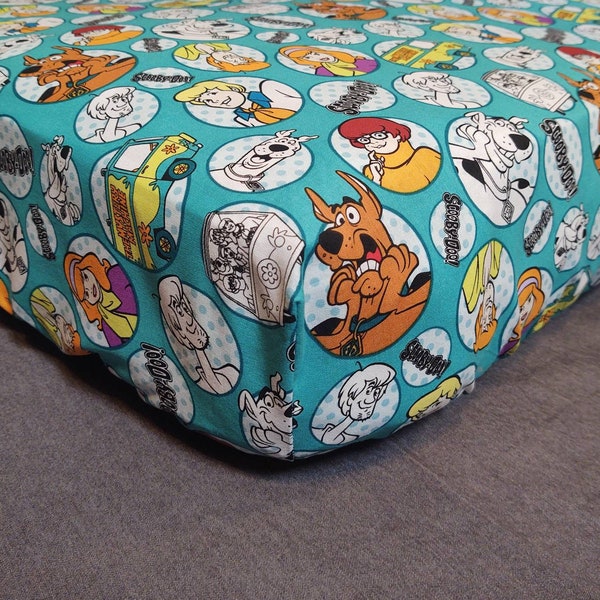 Fitted Crib Sheet Pack 'n Play Pillowcases Changing Pad Cover Scooby Doo Velma Daphne Shaggy Fred Mystery Machine Cotton Cartoon Movie