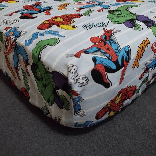 Drap-housse pour lit de bébé Taies d'oreiller Pack 'n Play Housse de matelas à langer DC Marvel Comics Super-héros Spider-Man Iron Man Hulk Captain America