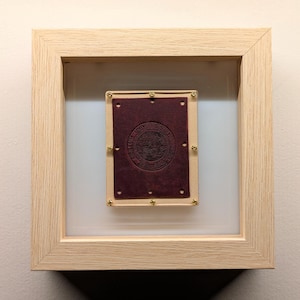 Parche de banderín enmarcado de la Universidad de Kansas, década de 1930 - Cuero premium - Recuerdos universitarios antiguos - Recuerdos deportivos auténticos