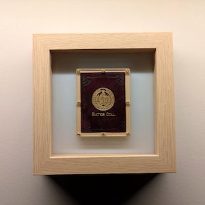 1930s Framed Bates College Bobcats Pennant Patch - Leather Premium - Vintage College Memorabilia – Authentic Sports Memorabilia