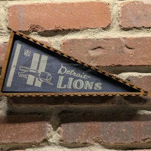 Ingelijste jaren 60 Detroit Lions NFL vintage miniwimpel – authentieke sportmemorabilia