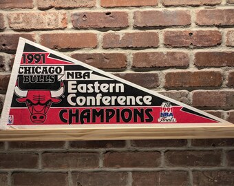 Chicago Bulls Dual Logo Flag – 3x5 Ft Indoor/Outdoor Banner – Officially Licensed - View #8