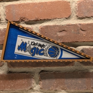 Gerahmter 1990er Jahre Island Magic NBA Mini-Wimpel - authentische Sport-Erinnerungsstücke