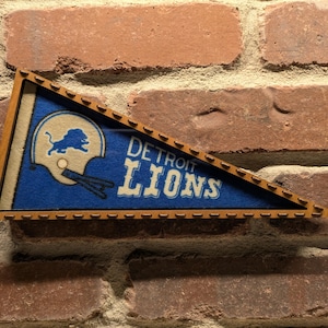 Framed 1980s Detroit Lions NFL Vintage Mini Pennant – Authentic Sports Memorabilia