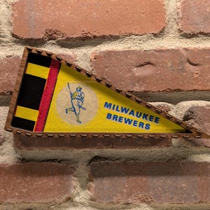 Ingelijste Milwaukee Brewers MLB vintage mini-wimpel jaren 70 – Authentieke sportmemorabilia