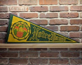 Banderín vintage grande de los Fighting Irish de Notre Dame, década de 1950: auténticos recuerdos universitarios