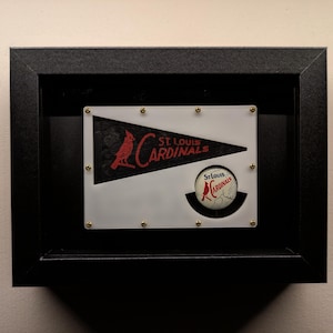 Vintage 1950s St Louis Cardinals MLB Promotional Pennant & Pin in Shadowbox – Rare Baseball Memorabilia (Limited Offering)