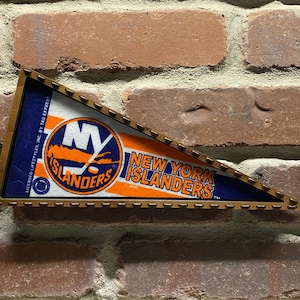 Framed 1990s New York Islanders NHL Vintage Mini Pennant – Authentic Sports Memorabilia