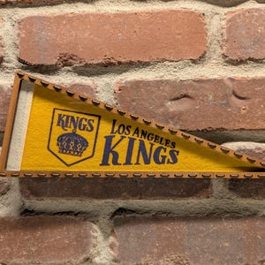 Framed 1970s Los Angeles Kings LA Kings NHL Vintage Mini Pennant– Authentic Sports Memorabilia