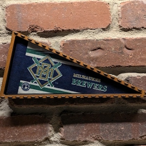Ingelijste jaren 90 Milwaukee Brewers MLB vintage mini-wimpel – Authentieke sportmemorabilia