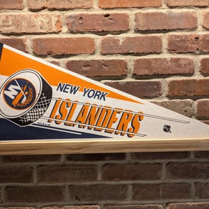 1980s New York Islanders NHL Large Vintage Pennant - Authentic Sports Memorabilia