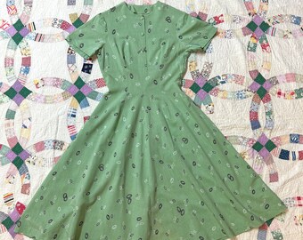 Robe de jour en coton à motifs vintage des années 40 true vintage