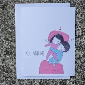 Tarjeta de esposo y esposa, tarjeta de pareja, ilustración linda, tarjeta de aniversario, tarjeta de novio y novia, tarjeta de pareja perezosa, dibujo de abrazos, cumpleaños