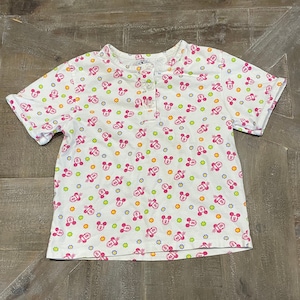 Girls Size 6X Mickey and Minnie Mouse Short Sleeve Shirt in Pink and White | 1980s 1990s Button Down Mickey Shaped Button T-Shirt - CUTE!
