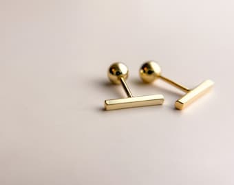 Tiny Modern Bar Gold Studs//18k Gold Filled// Earrings//Sleep in Earrings//Screw Backs//Modern Boho Jewelry//Line Studs//Bar Studs