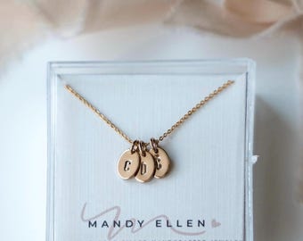 Petit collier ovale// or 18 carats rempli//poinçonné à la main//pendentifs empilés//bohème moderne//mandy Ellen Designs//collier réglable//minimaliste