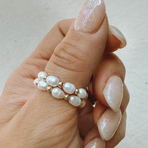 Freshwater Pearl Ring//18k Gold Filled Beads//Stretchy Ring//Adjustable Size//Modern//Stackable//Mandy Ellen Designs//Handmade//Gift Idea