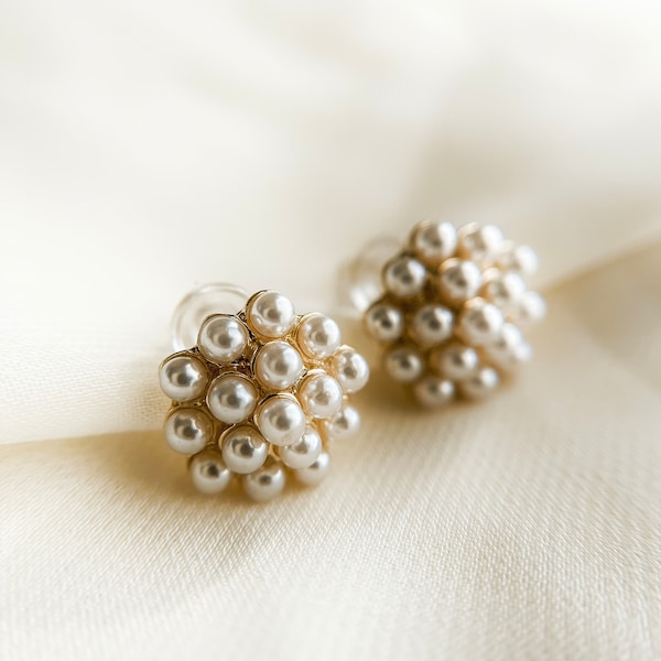 Pearl Cluster Gold Studs//18k Gold Filled//Stud Earrings//Bridal Jewelry//Natural Polished Pearls//Wedding//Bridesmaid//Pearl Clusters