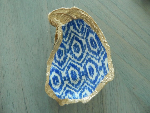 READY TO SHIP Decorative oyster shell ring dish, decoupage shell decor, chinoiserie ikat