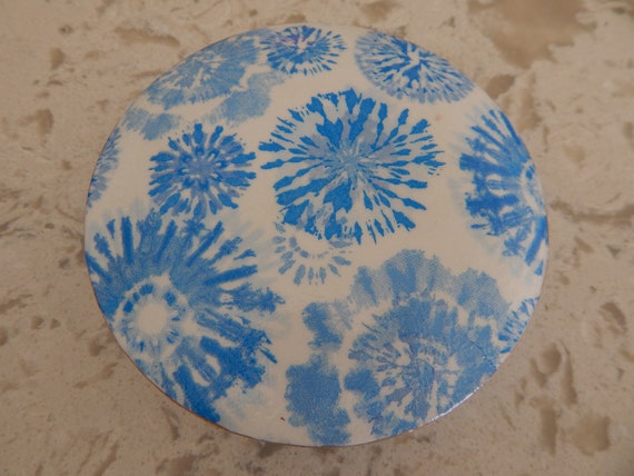 Chinoiserie round wooden jewelry box, decoupage box, blue and white circles