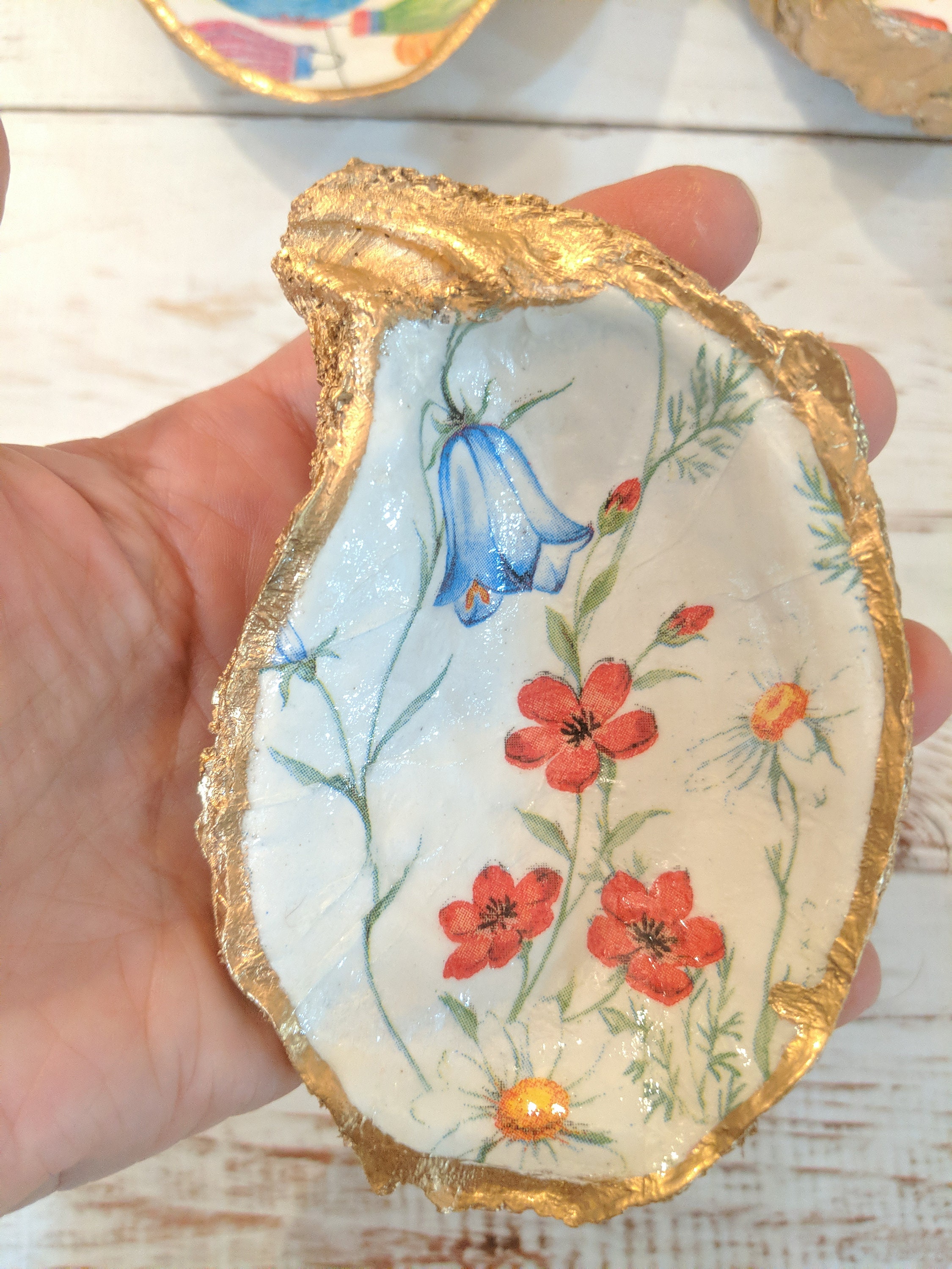 READY TO SHIP Decoupage oyster shell with floral design, oyster shell