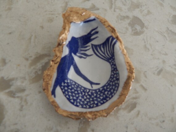 READY TO SHIP Decorative oyster shell ring dish, decoupage shell decor, blue and white shell, chinoiserie