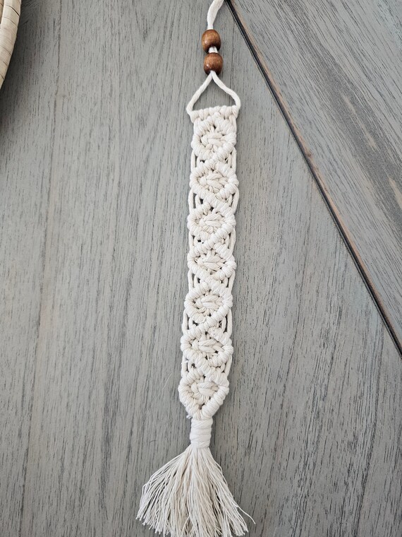 Cotton macrame bookmark, boho accessory, handmade gift, book accessory