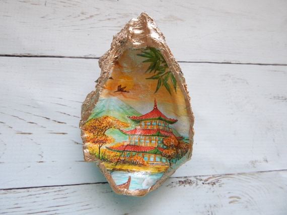 READY TO SHIP Decorative oyster shell ring dish, decoupage shell decor, crane with pagoda oyster shell, asian inspired