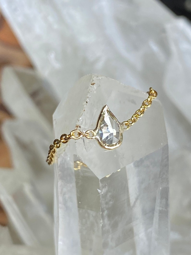 Beautiful Delicate Pear Cut Diamond 14K Yellow Gold Chain Ring Size 6 34