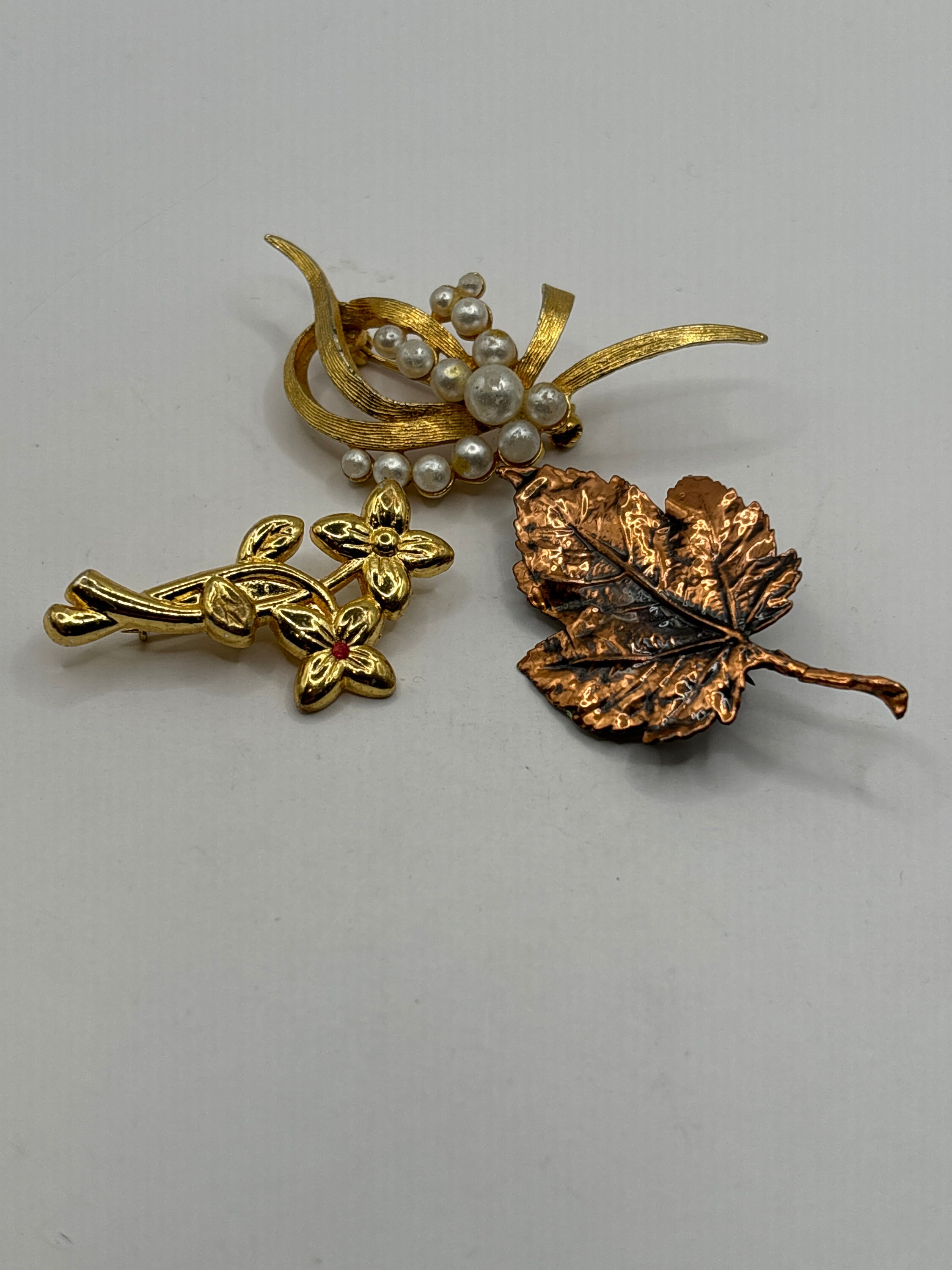 * vintage brooch ୨୧ *✵ ヴィンテージ ブローチ (f) 3 Vintage Brooches - Etsy Canada
