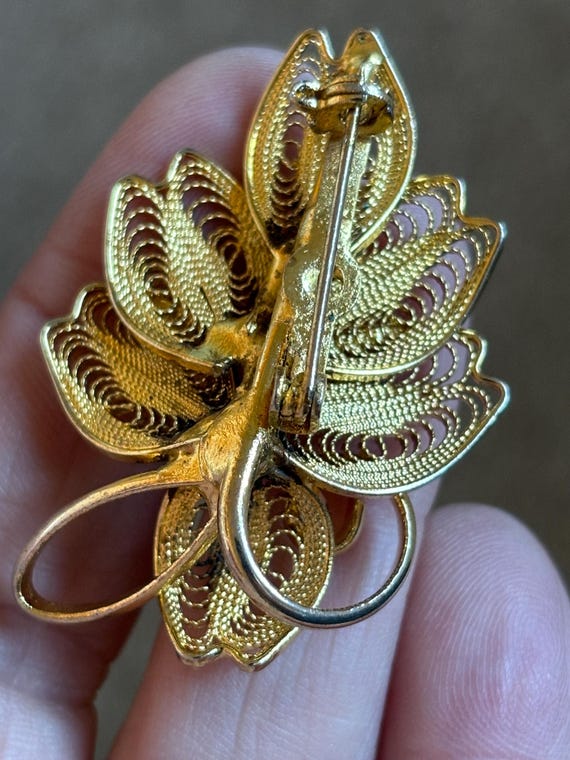 Broche Fantaisie Vintage En Métal Doré - Élégance Rétro