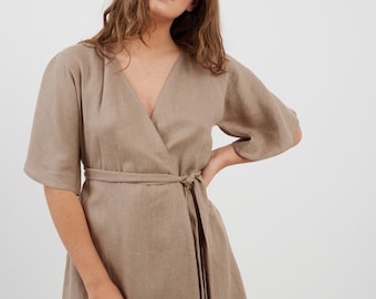 Vestido cruzado de lino, estilo bata marrón arena, verano, hecho a mano / MARY