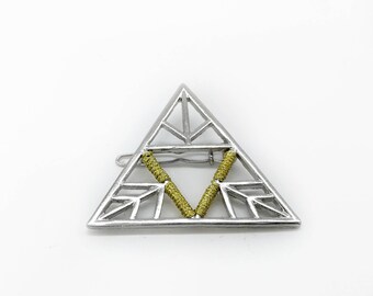 Gold Triangle hair clip, hair barrettes, hair accessories, hair pin, casual, geometric, minimal, gold thread