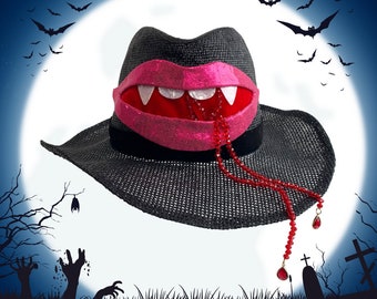 Draculette ; Chapeau de vampire en paille noire