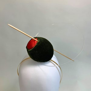 Dirty Martini Fascinator afbeelding 3