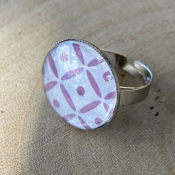 Bague cabochon ajustable blanche et violette, cadeau pour elle, bague fantaisie