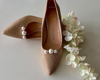 Chic Triple Pearl Shoe Clips in Gold or Silver Setting, Bridal Wedding Accessory