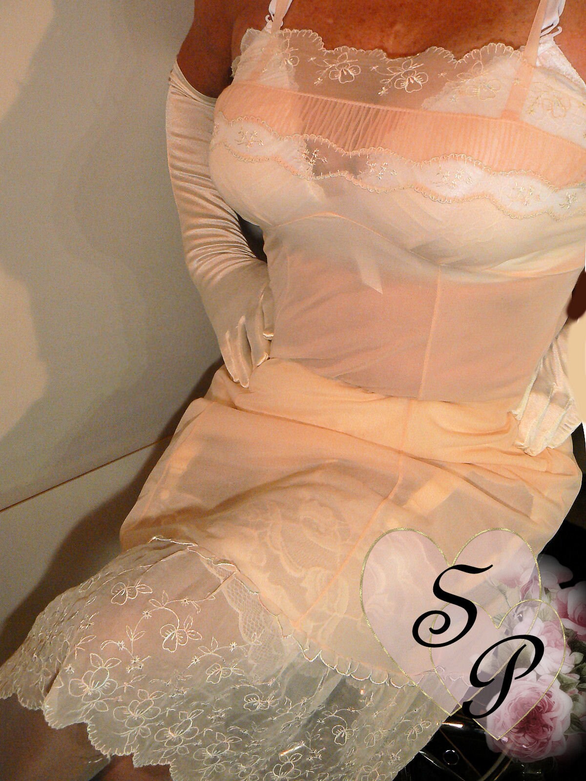 Ultra Feminine Vtg 1960s Pink Silky Nylon & Deep Lace Full Slip Petticoat