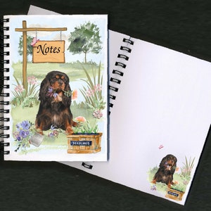Cavalier King Charles Spaniel Hunde Notizbuch ""Landschaft im Gärtner Design"" mit Bild auf jeder Seite - Geschenk für jeden Hundeliebhaber."