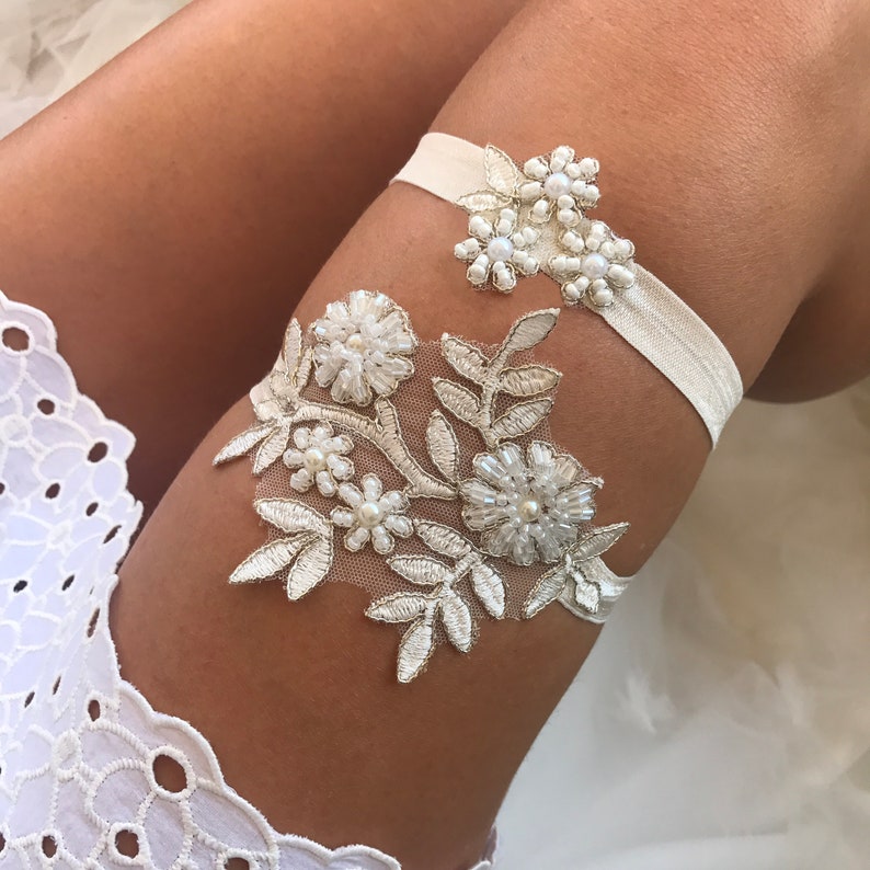 Toss Garter Wedding Garter Set Gifts for Bride Wedding Lingerie Garter Set Keepsake Garter Bridal Garter Wedding Accessories