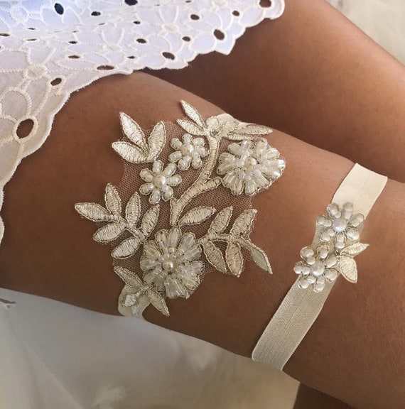 Toss Garter Wedding Garter Set Gifts for Bride Wedding Lingerie Garter Set Keepsake Garter Bridal Garter Wedding Accessories