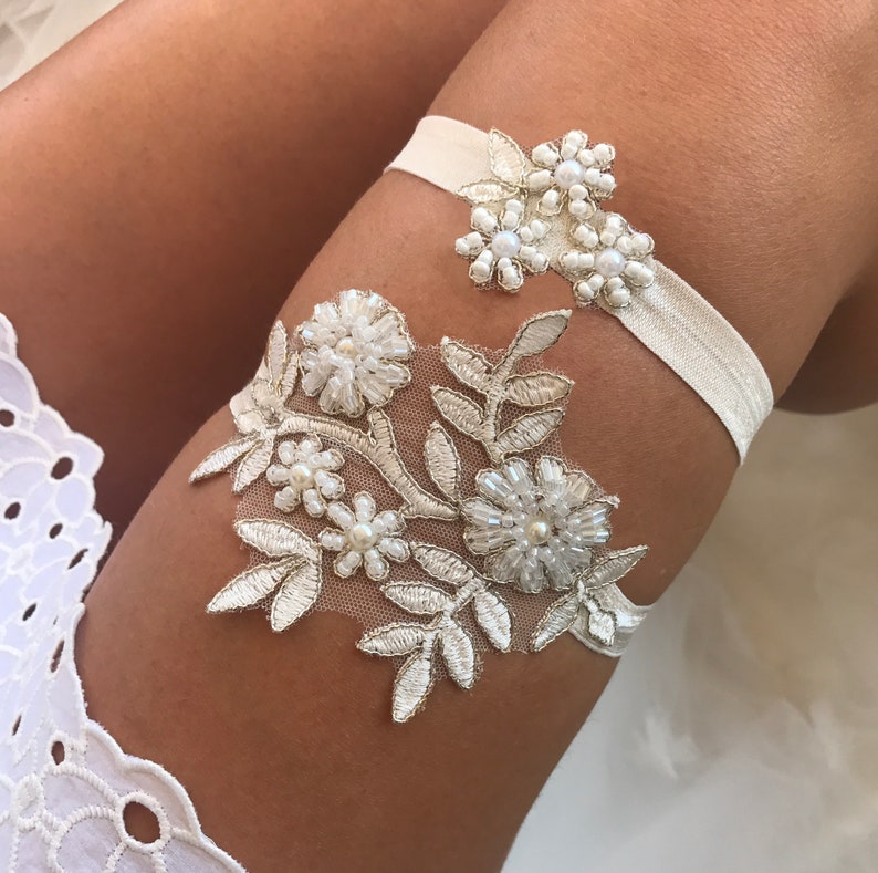 Toss Garter Wedding Garter Set Gifts for Bride Wedding Lingerie Garter Set Keepsake Garter Bridal Garter Wedding Accessories